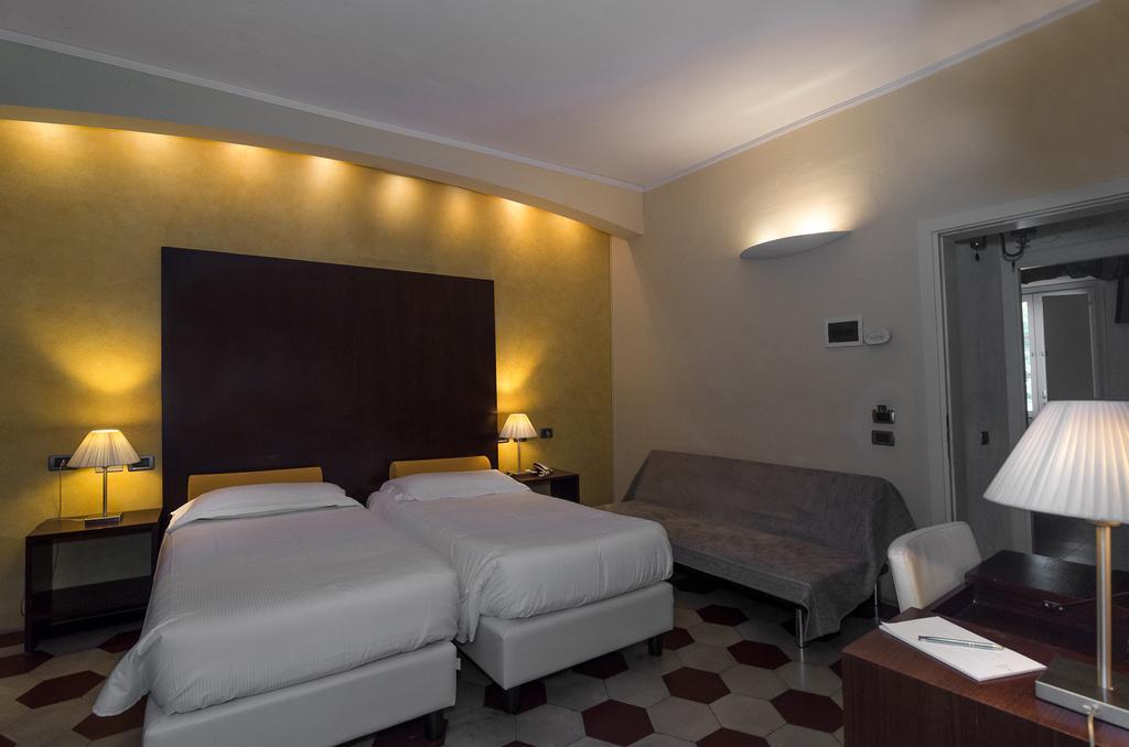 Hotel Novecento Pisa Bagian luar foto