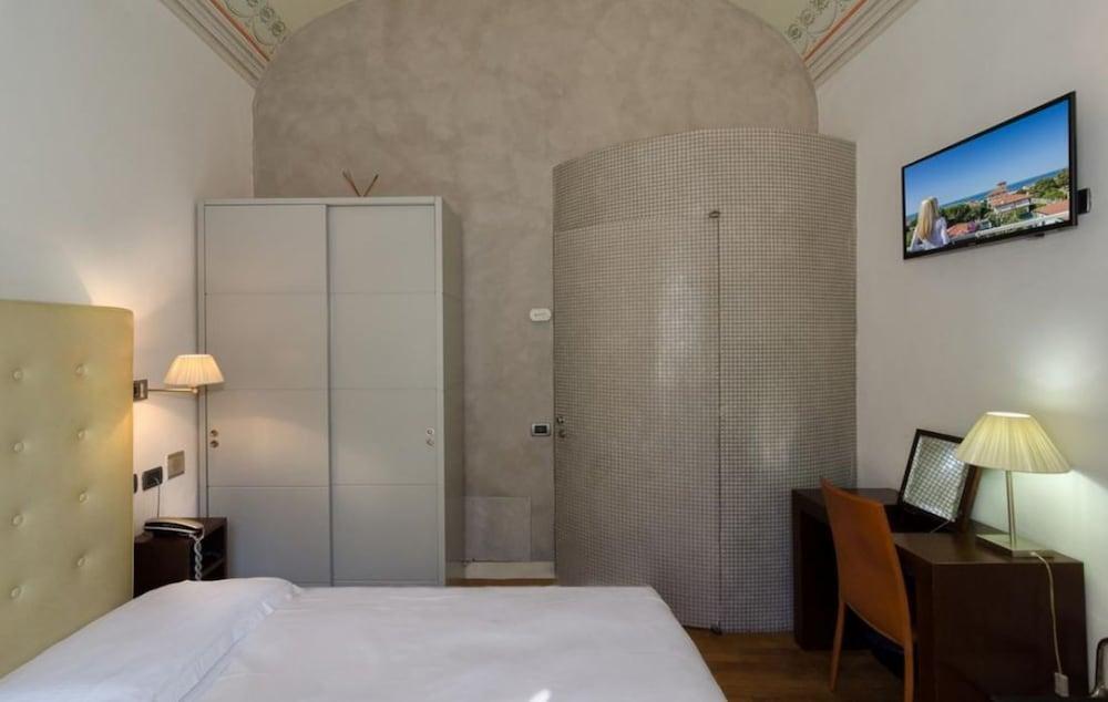 Hotel Novecento Pisa Bagian luar foto