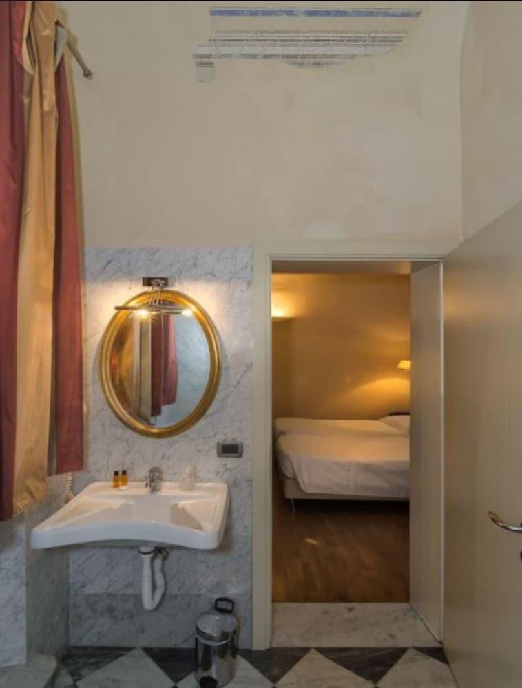 Hotel Novecento Pisa Bagian luar foto